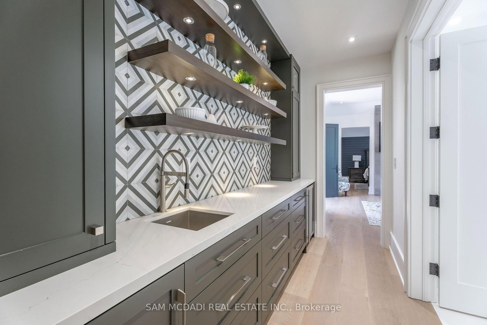 Detached House for sale at 231 Wedgewood Drive, Oakville, Ontario, L6J 4R6 - Morrison - MLS: W12736948