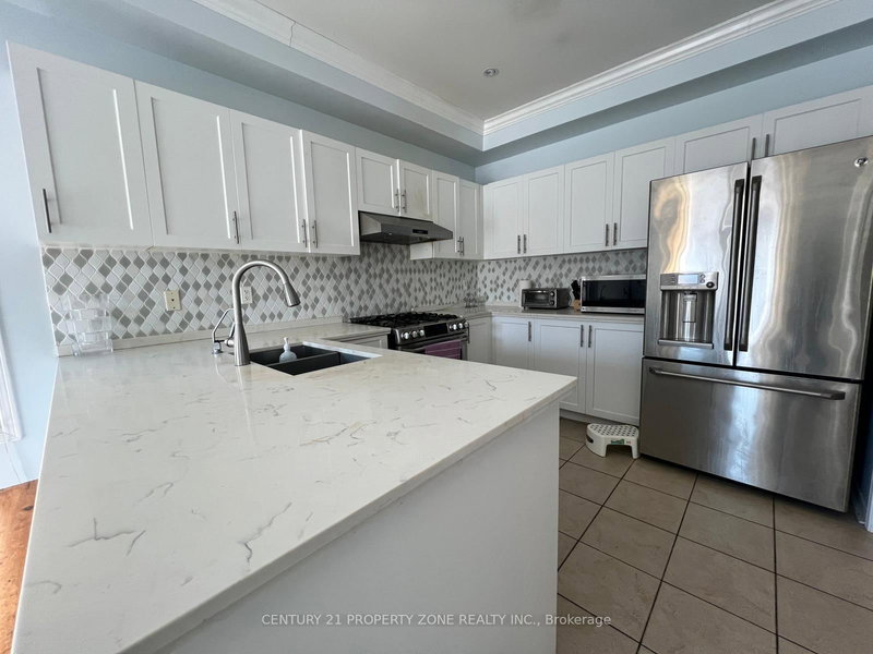 16 Cottontail Rd, Brampton, L7A 3R3 | Image 3