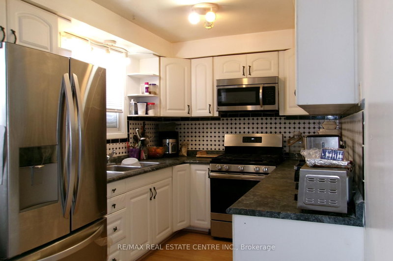 94 Diane Dr, Orangeville, L9W 3N5 | Image 2