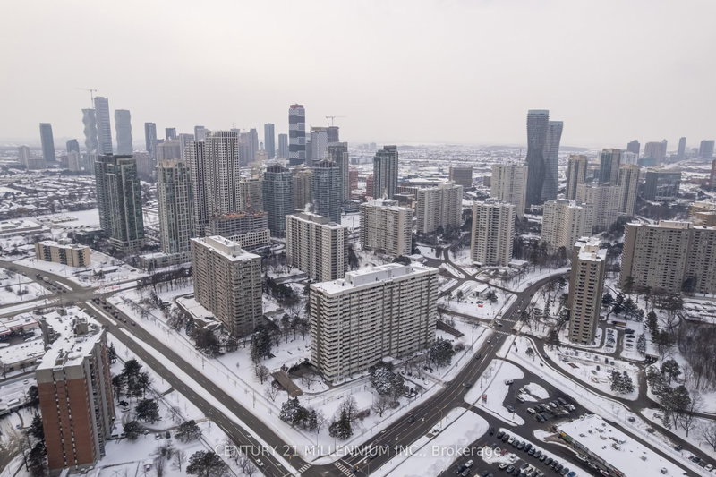 910 - 1580 Mississauga Valley Blvd, Mississauga, L5A 3T8 | Image 3