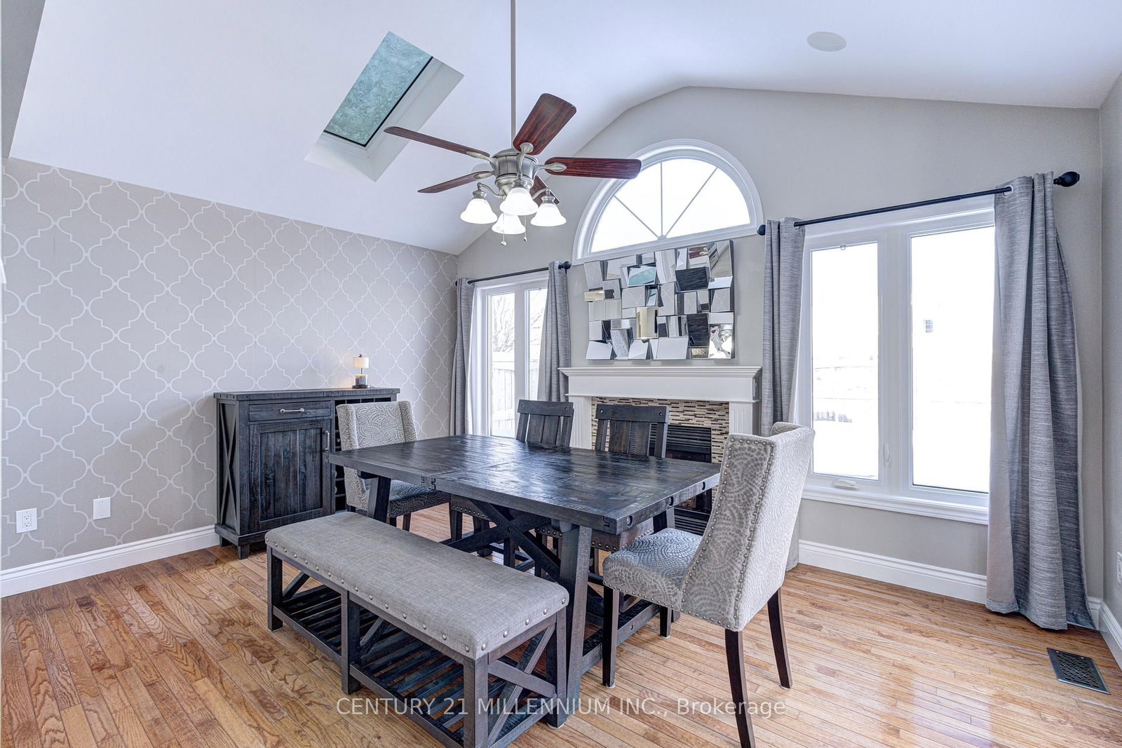 Detached House for sale at 88 Eaton Street, Halton Hills, Ontario, L7G 5T2 - Georgetown - MLS: W12739904