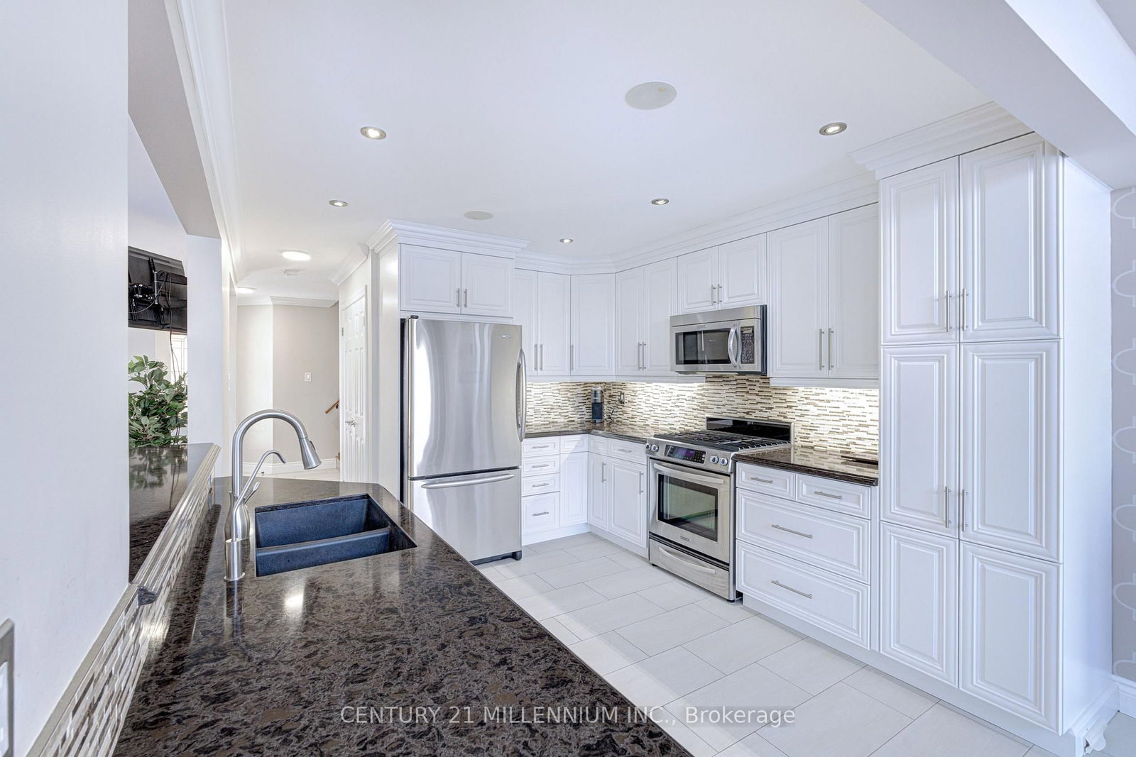 Detached House for sale at 88 Eaton Street, Halton Hills, Ontario, L7G 5T2 - Georgetown - MLS: W12739904