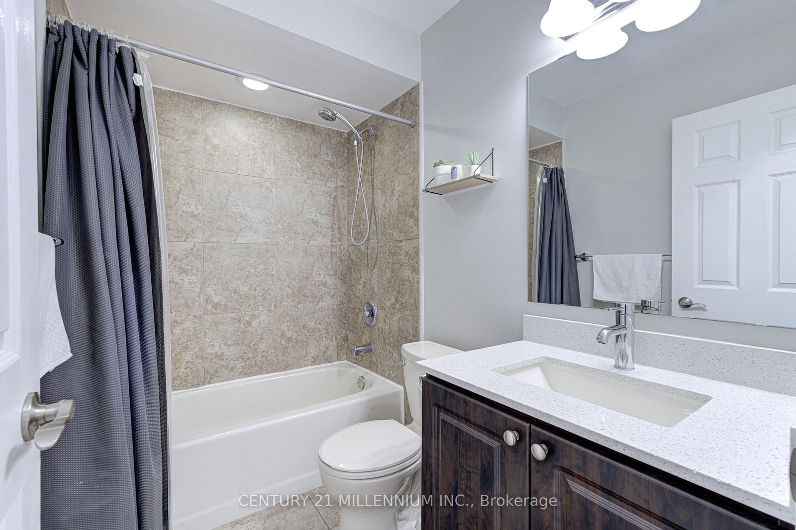 Detached House for sale at 88 Eaton Street, Halton Hills, Ontario, L7G 5T2 - Georgetown - MLS: W12739904