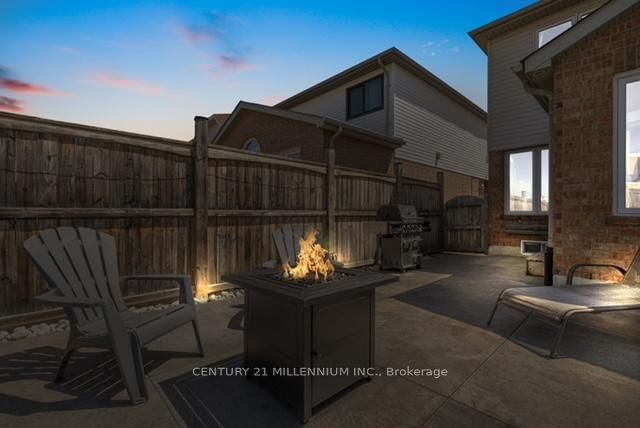 Detached House for sale at 88 Eaton Street, Halton Hills, Ontario, L7G 5T2 - Georgetown - MLS: W12739904