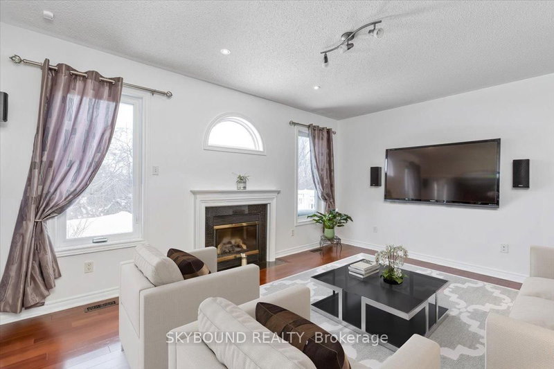 33 Lightheart Dr, Caledon, L7C 1E3 | Image 3