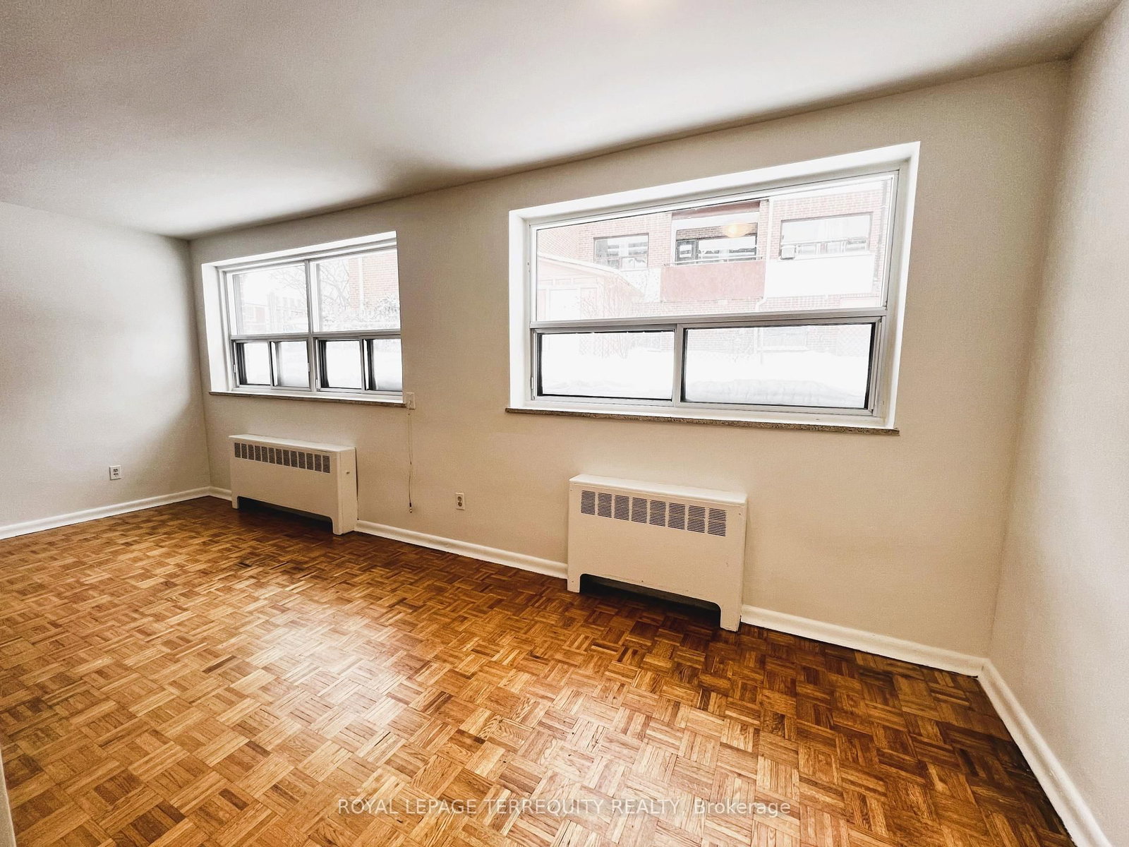 Semi-Detached House for lease at 3-39 Leduc Drive, Toronto, Ontario, M9W 2A8 - Rexdale-Kipling - MLS: W12740376