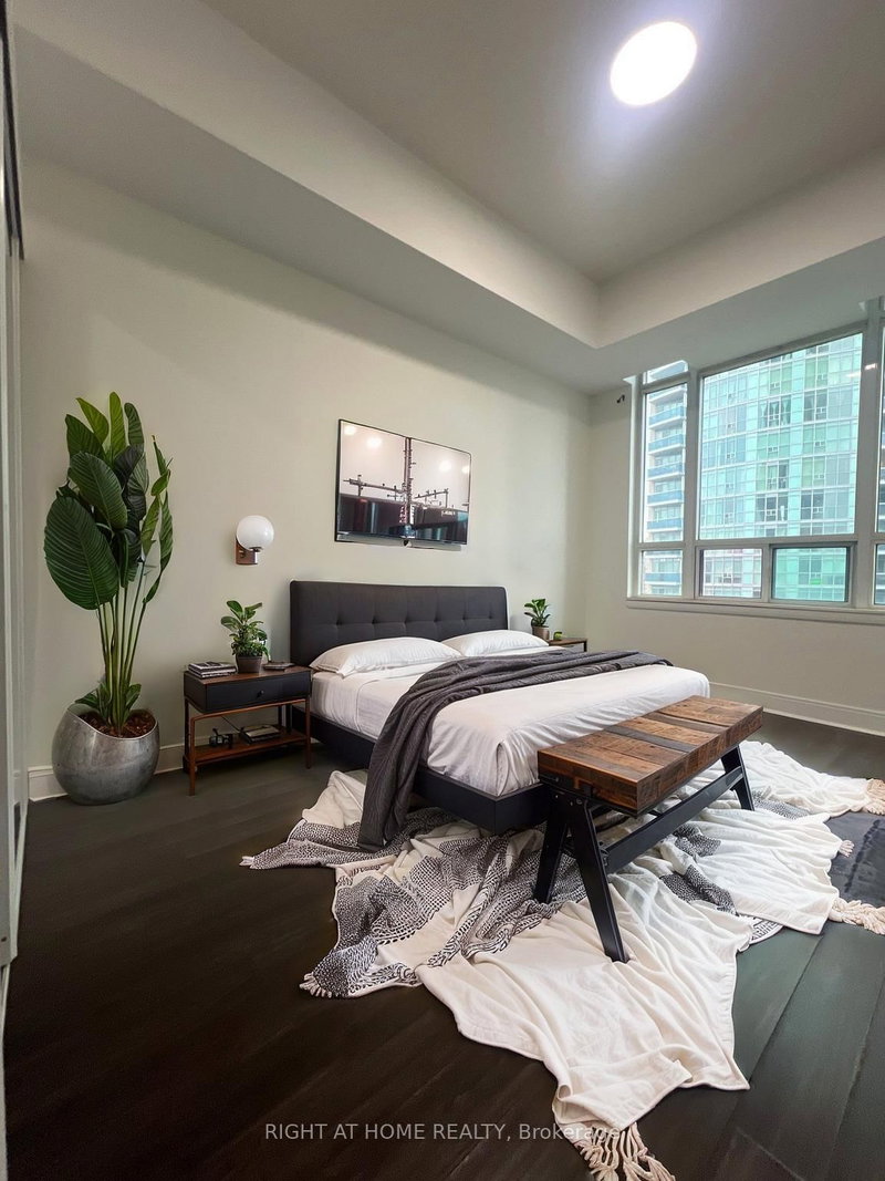 home for lease on 1107-90 Absolute Avenue