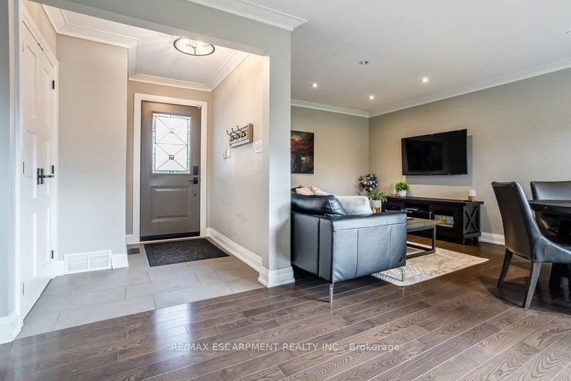 1491 Venta Ave, Mississauga, L4X 1C9 | Image 3