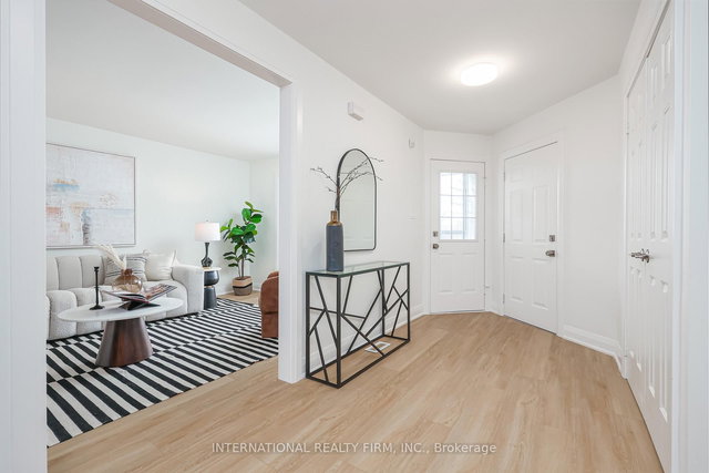 3286 Thorncrest Drive