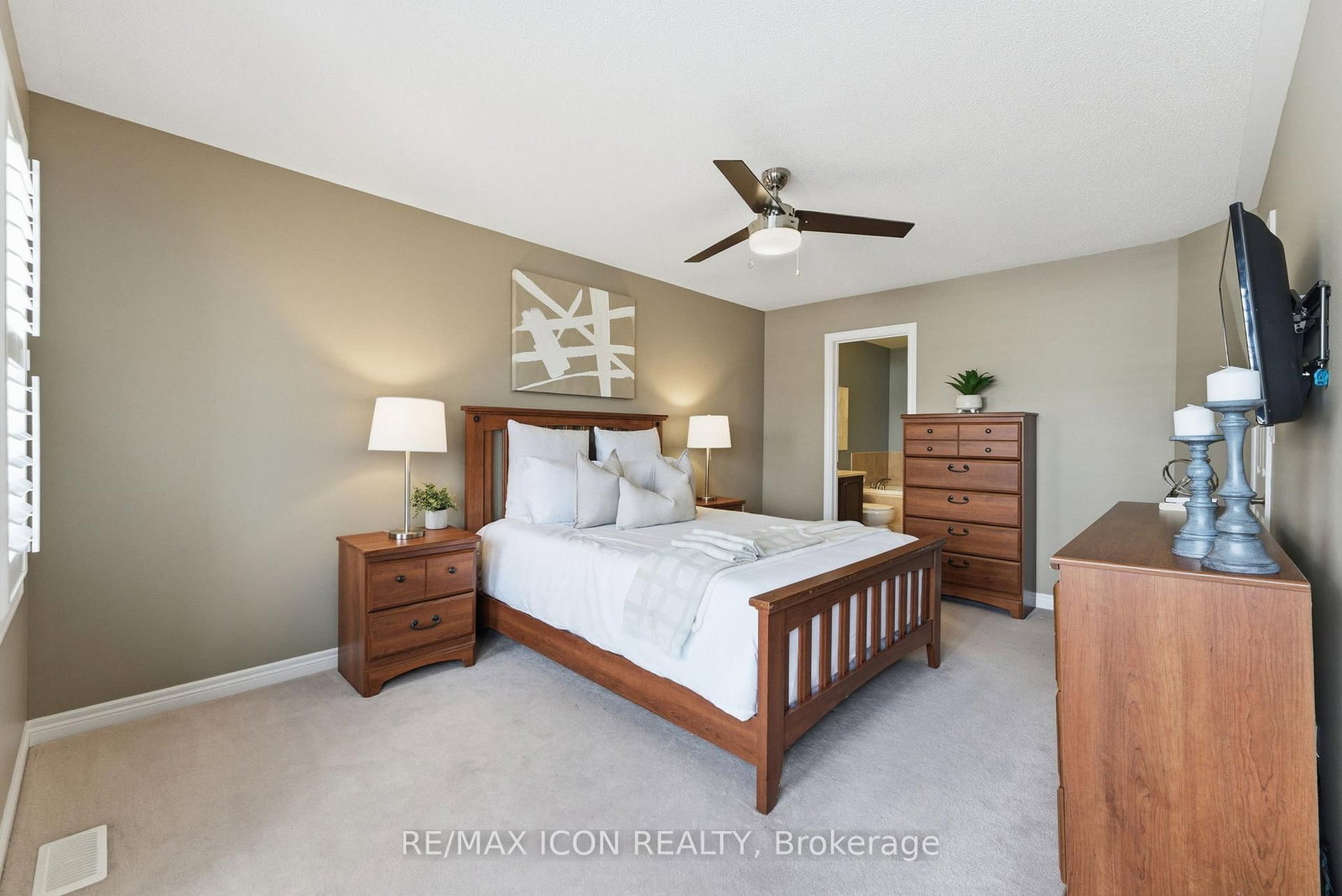 Townhouse sold at 35 Losino Street, Caledon, Ontario, L7C 3N2 - Rural Caledon - MLS: W12740970