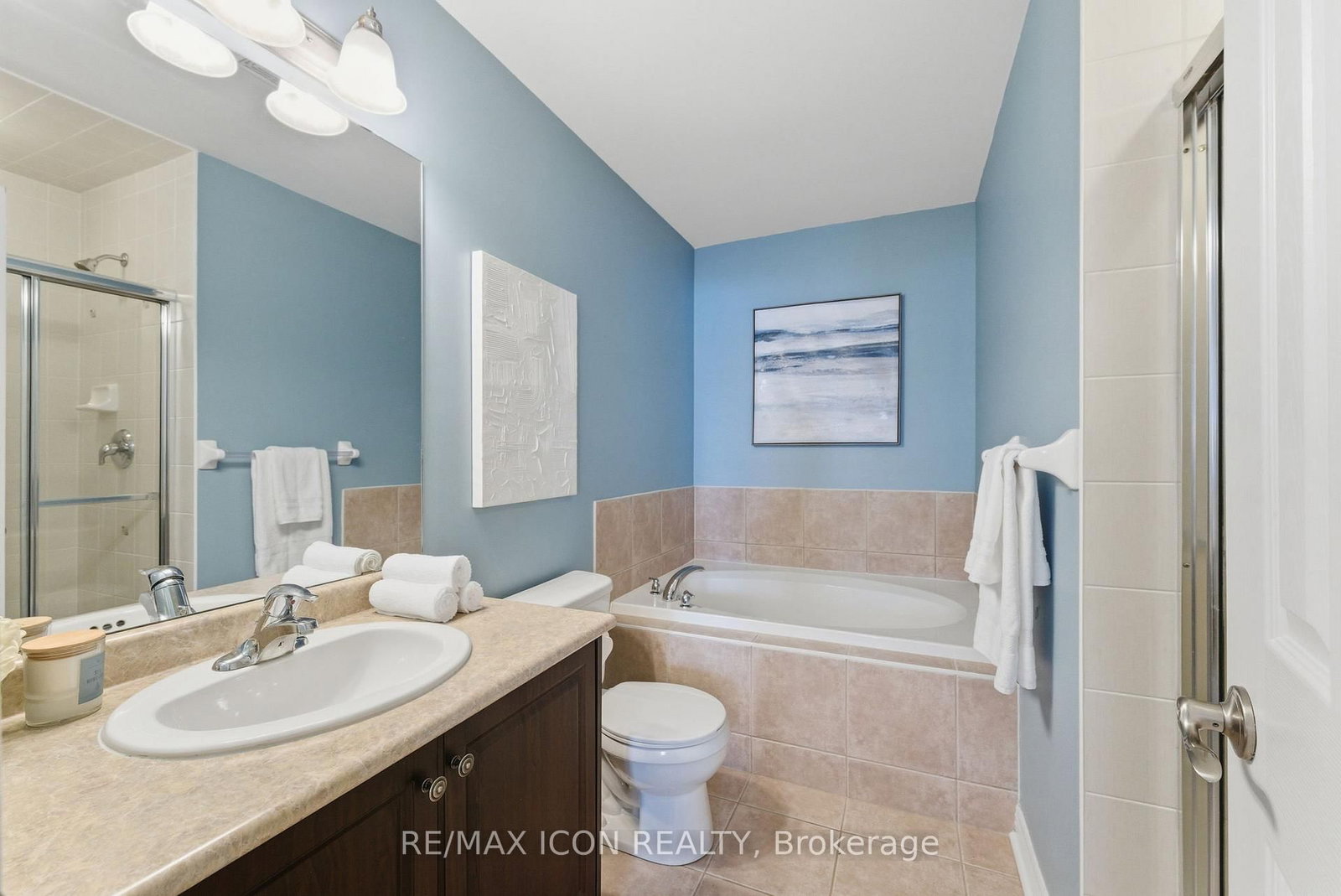 Townhouse sold at 35 Losino Street, Caledon, Ontario, L7C 3N2 - Rural Caledon - MLS: W12740970