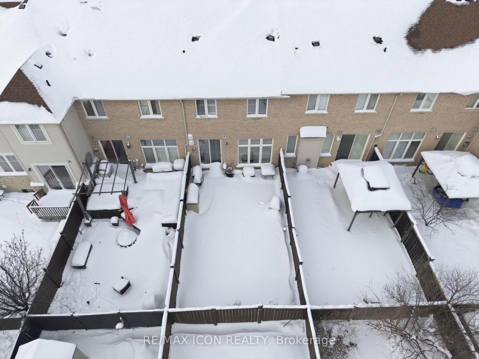 Townhouse sold at 35 Losino Street, Caledon, Ontario, L7C 3N2 - Rural Caledon - MLS: W12740970