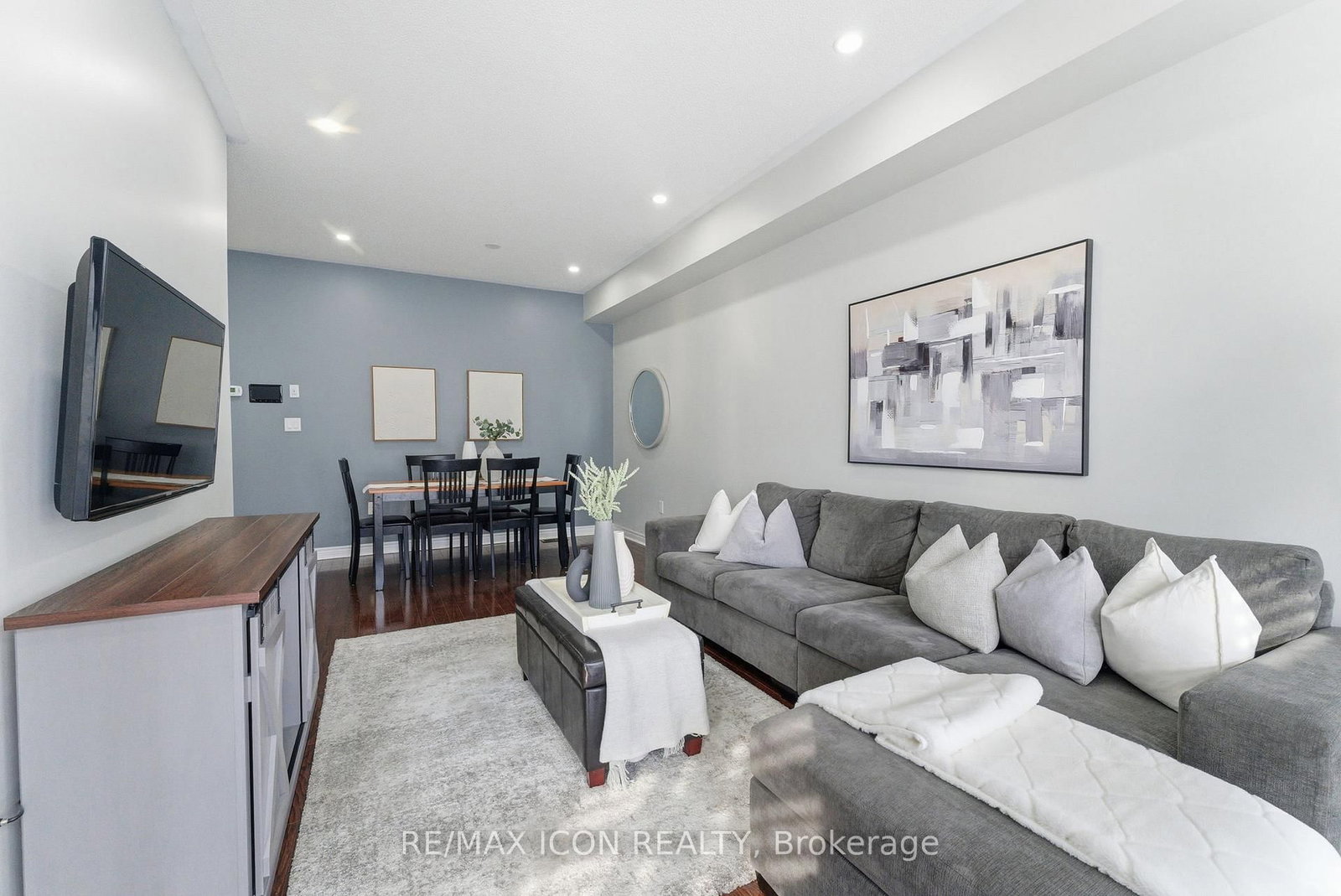 Townhouse sold at 35 Losino Street, Caledon, Ontario, L7C 3N2 - Rural Caledon - MLS: W12740970