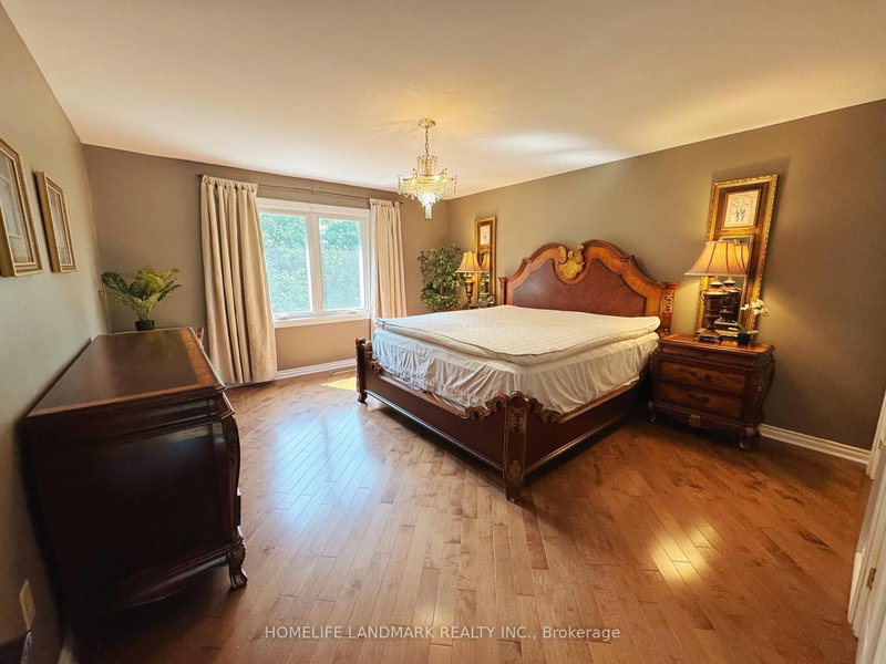 B3 - 2415 Jarvis St, Mississauga, L5C 2P7 | Image 2