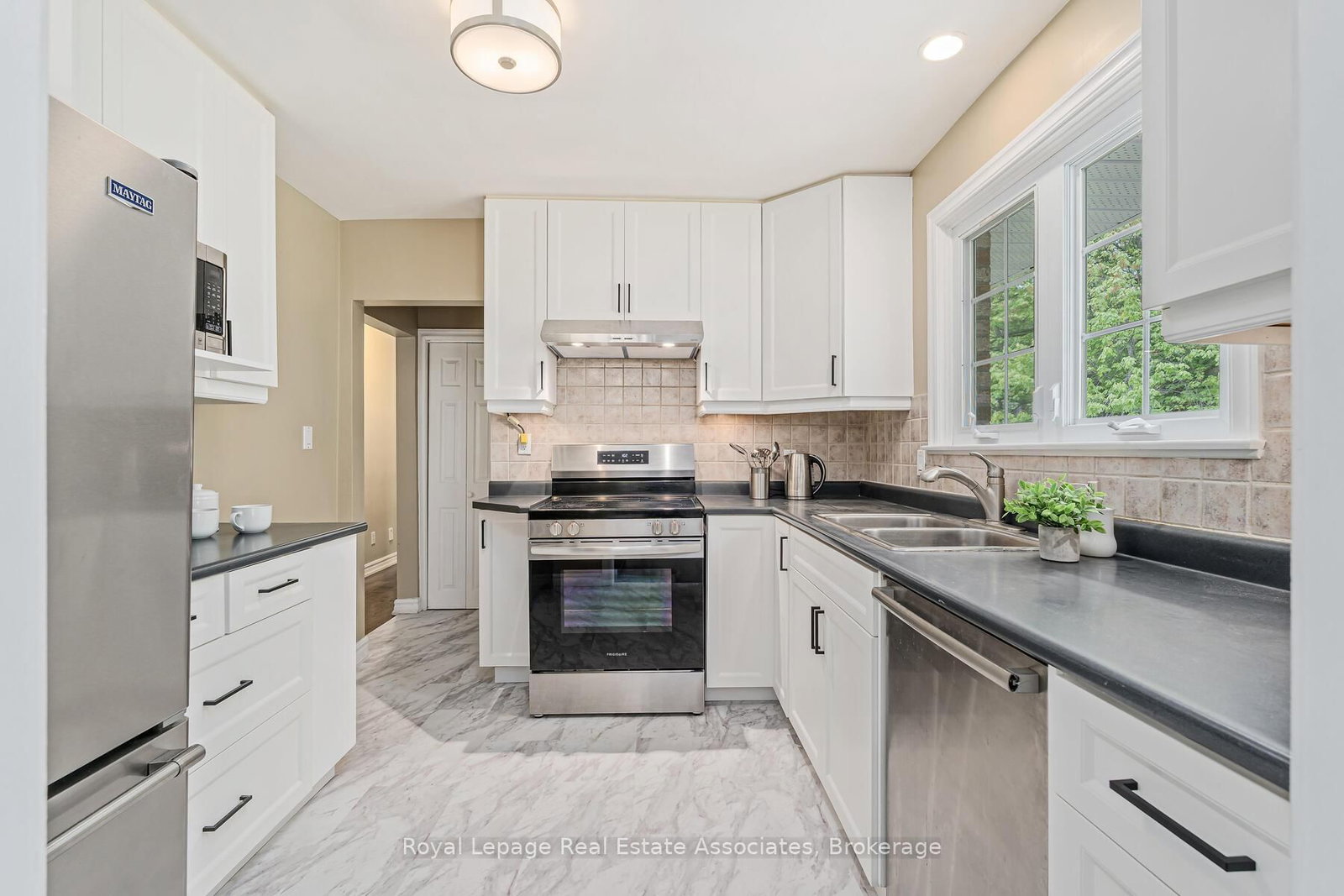 Detached House for sale at 112 Park Street, Halton Hills, Ontario, L7G 2V4 - Glen Williams - MLS: W12741730