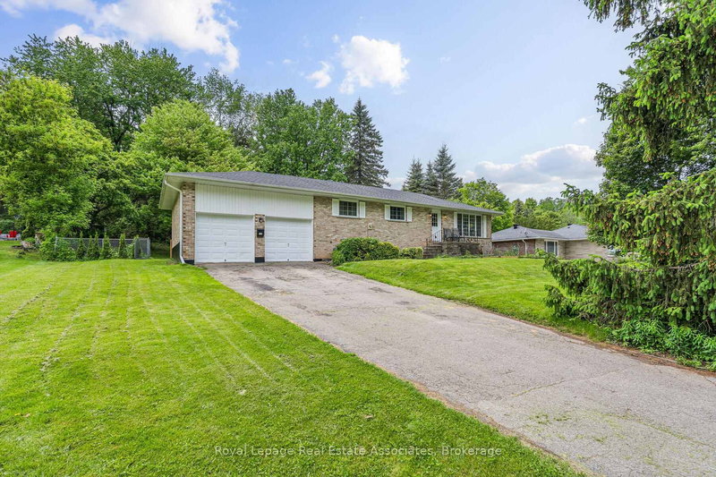 112 Park St E, Halton Hills, L7G 2V4 | Image 2