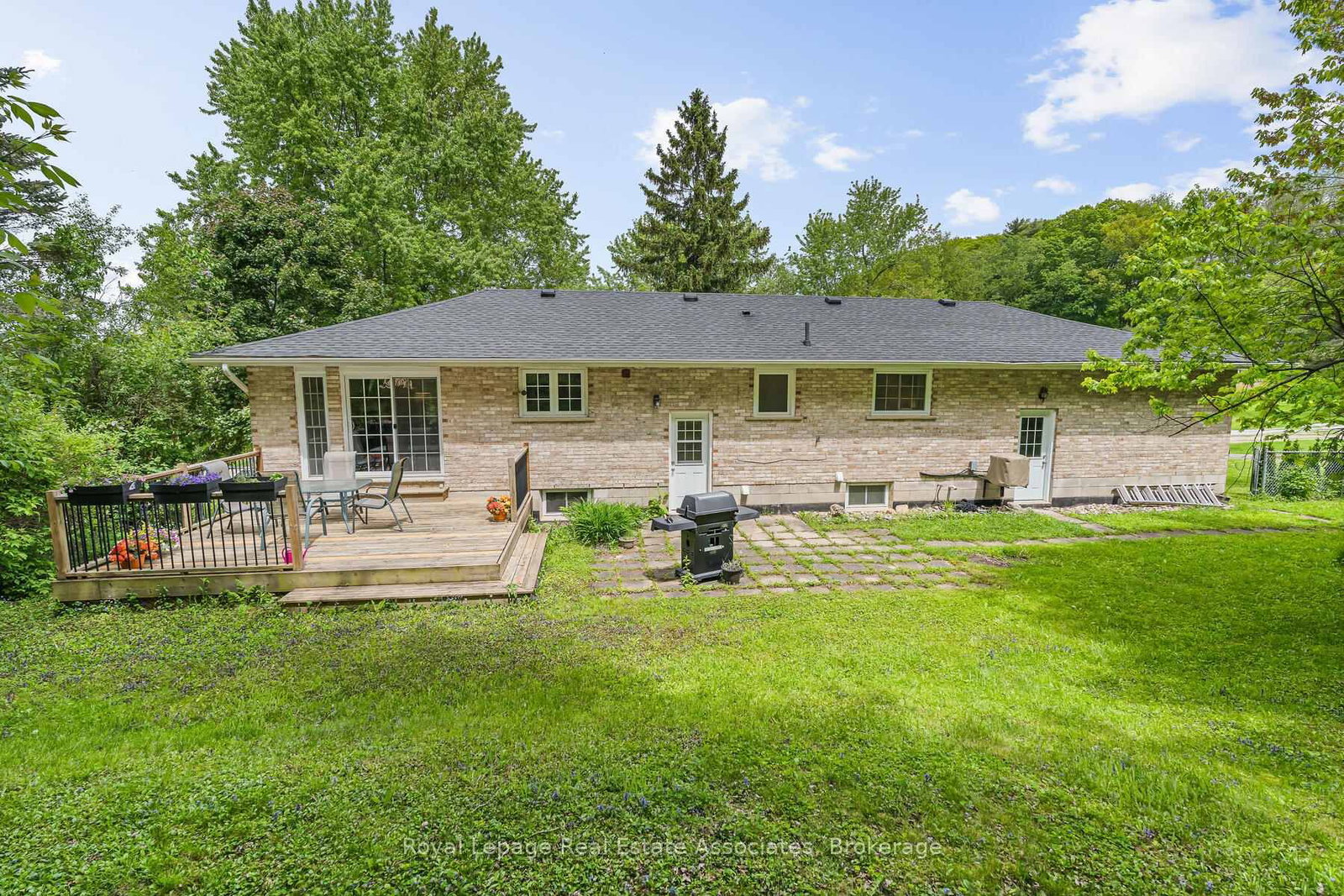 Detached House for sale at 112 Park Street, Halton Hills, Ontario, L7G 2V4 - Glen Williams - MLS: W12741730