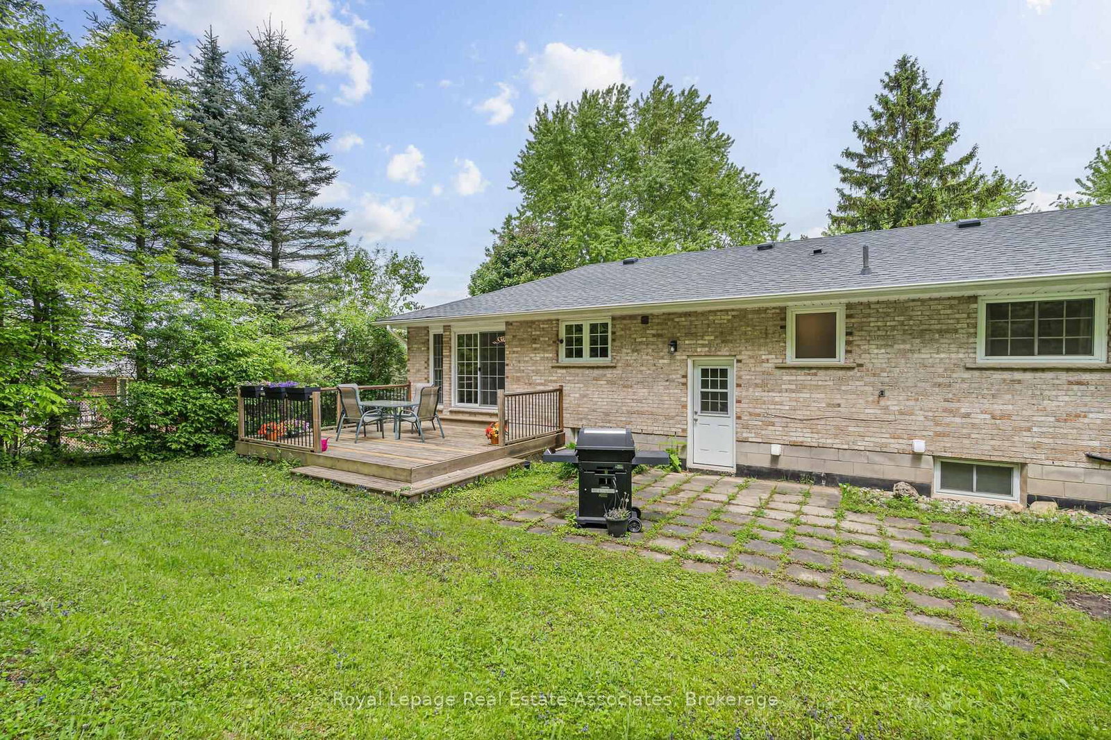 Detached House for sale at 112 Park Street, Halton Hills, Ontario, L7G 2V4 - Glen Williams - MLS: W12741730