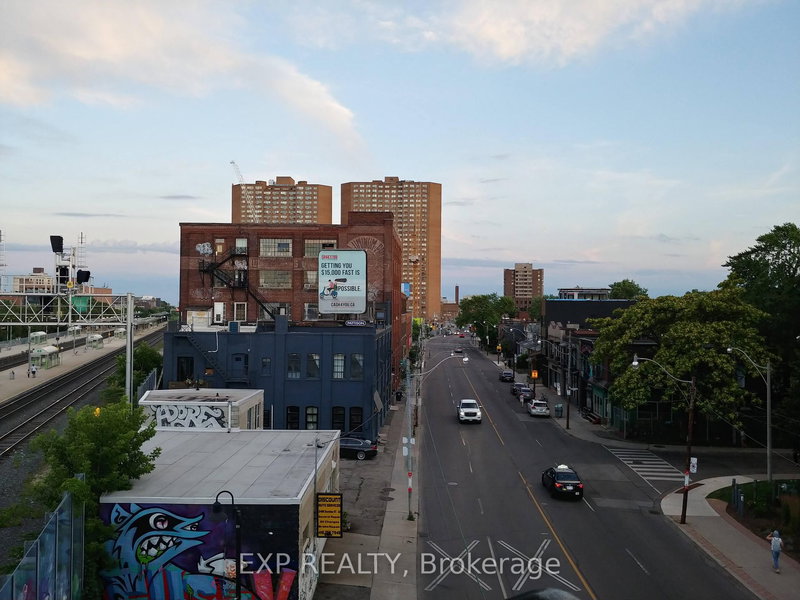 2480 Dundas St W, Toronto, M6P 1W9 | Image 3