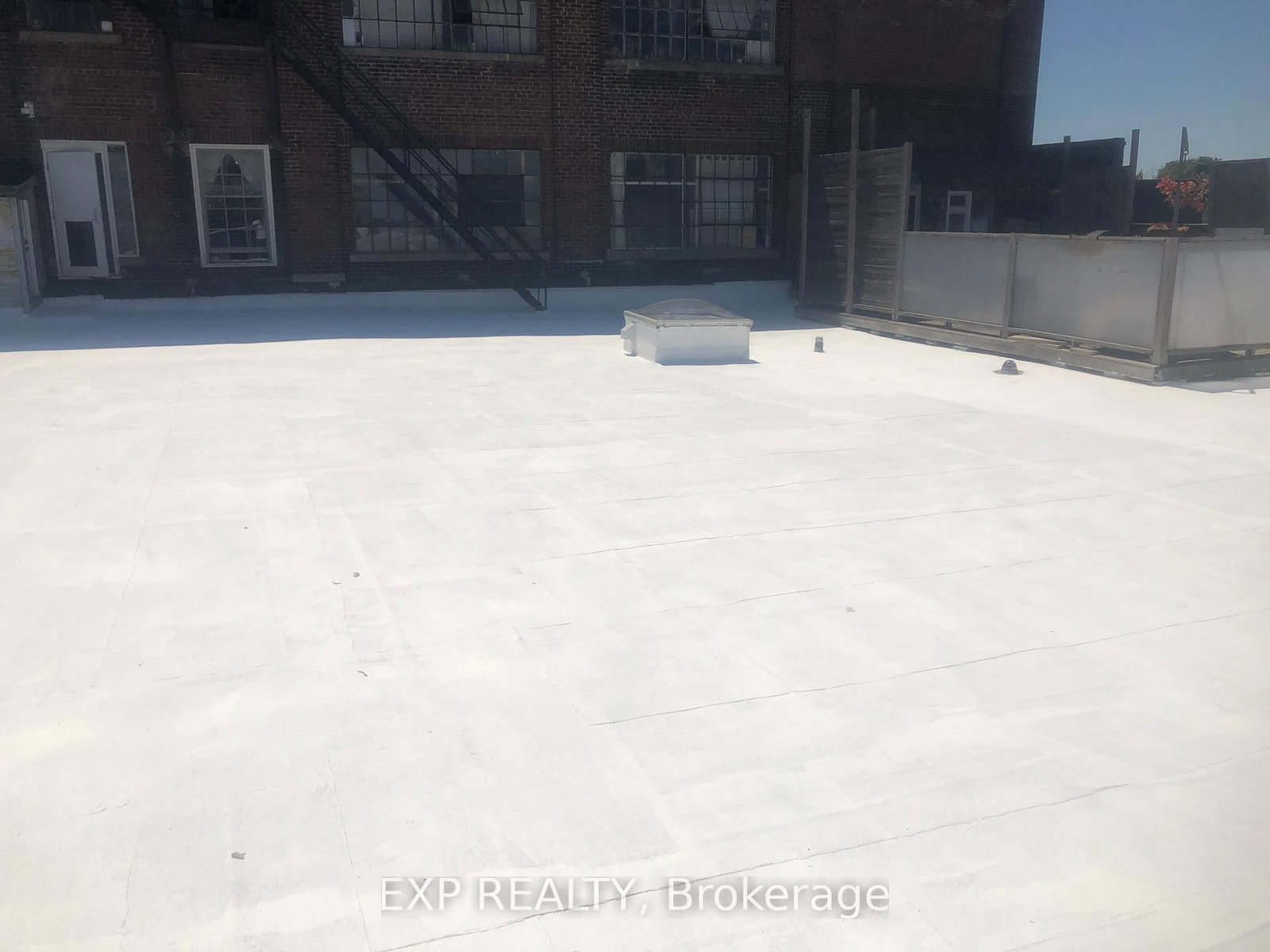 2480 Dundas Street W - Photo 39