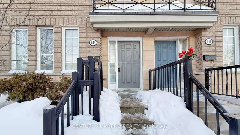 643 Sentinel Rd, Toronto, M3J 0B4 | Image 2