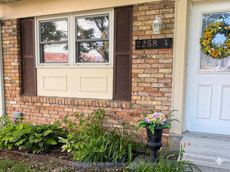 4 - 2258 Upper Middle Rd, Burlington, L7P 2Z9 | Image 3