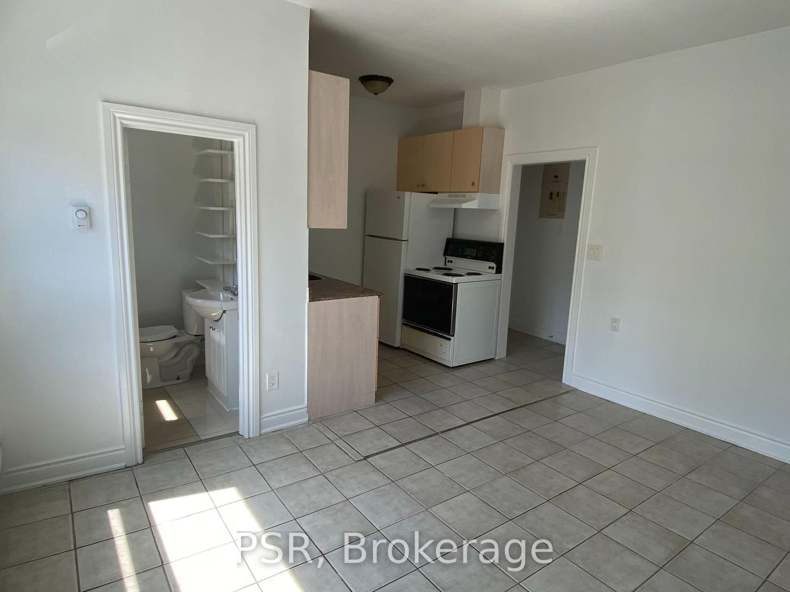 3110 Lake Shore Boulevard W, Unit 2 - Photo 2