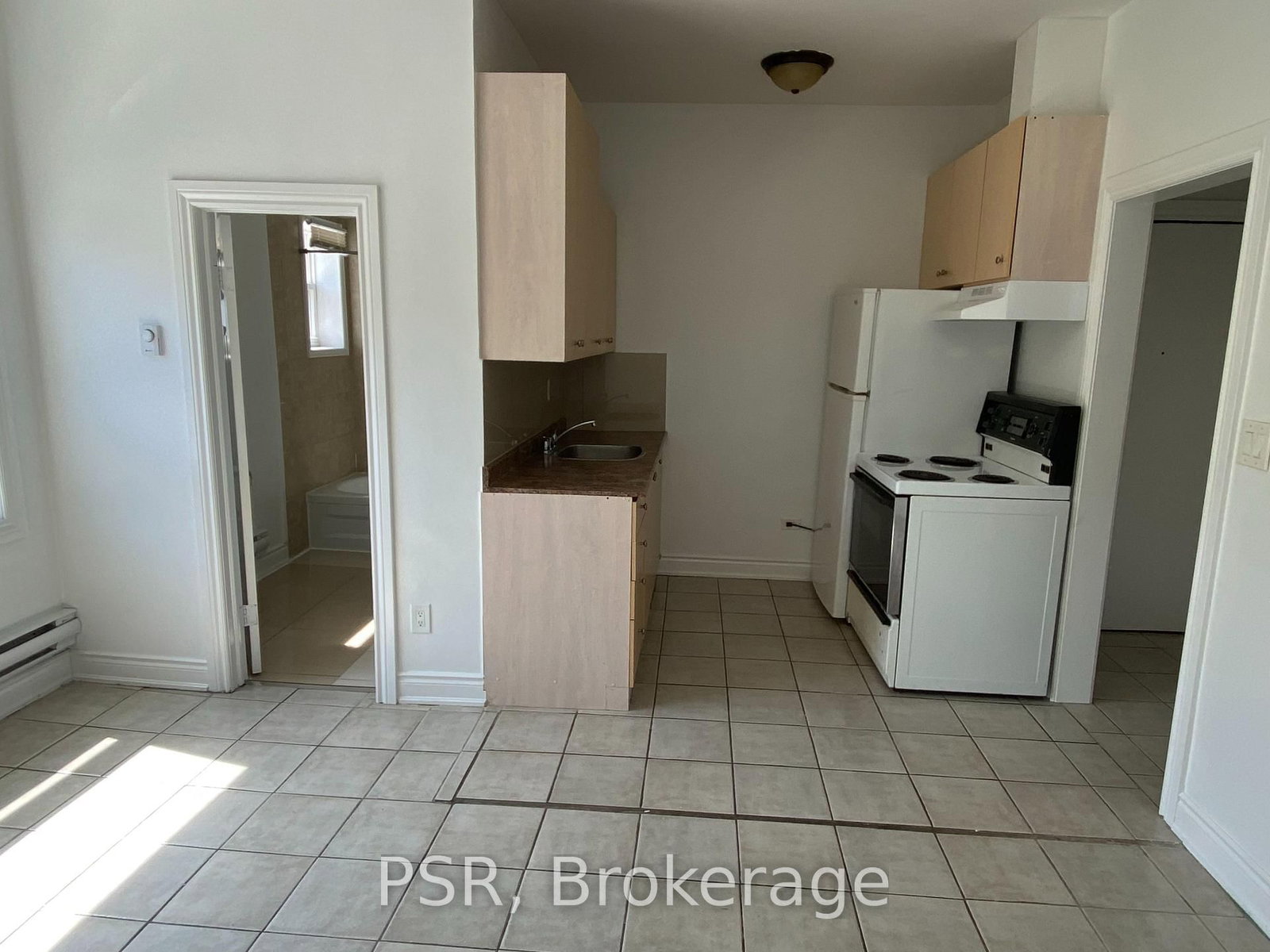 3110 Lake Shore Boulevard W, Unit 2 - Photo 3