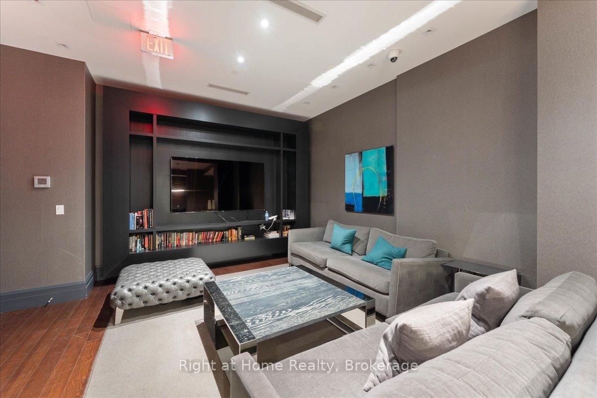 55 Speers Road, Unit 415 - Photo 14