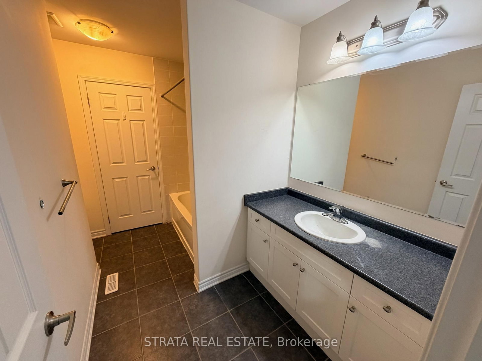 Detached House for sale at 358 Laundon Terrace, Milton, Ontario, L9T 7N9 - Scott - MLS: W12742942