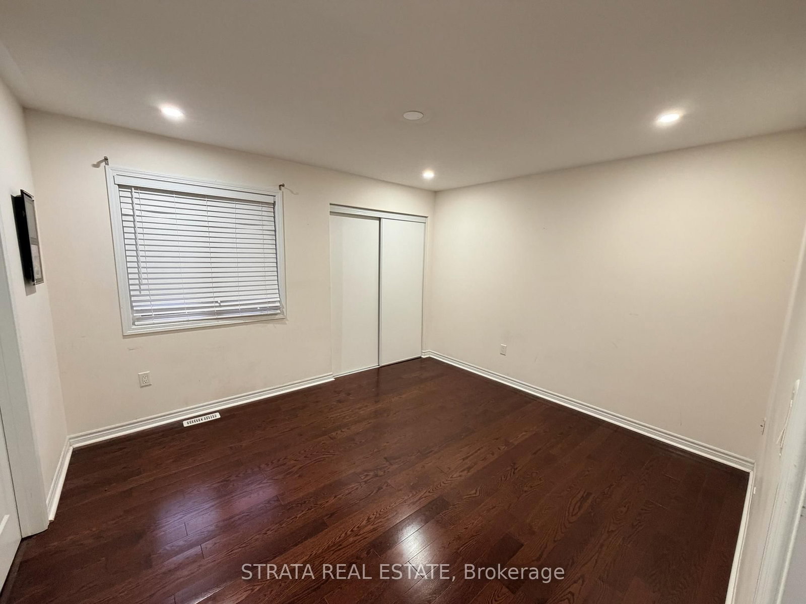 Detached House for sale at 358 Laundon Terrace, Milton, Ontario, L9T 7N9 - Scott - MLS: W12742942