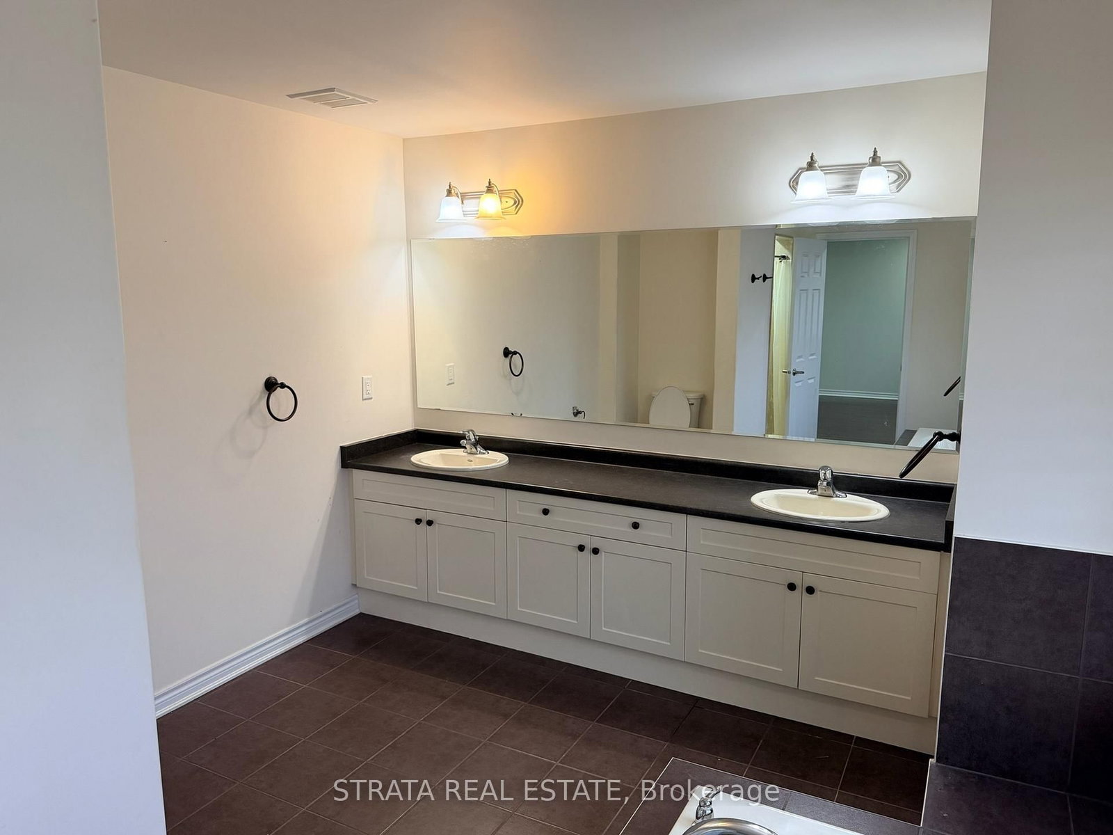 Detached House for sale at 358 Laundon Terrace, Milton, Ontario, L9T 7N9 - Scott - MLS: W12742942