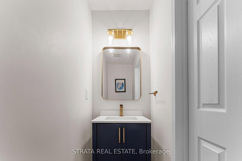 358 Laundon Terr, Milton, L9T 7N9 | Image 3