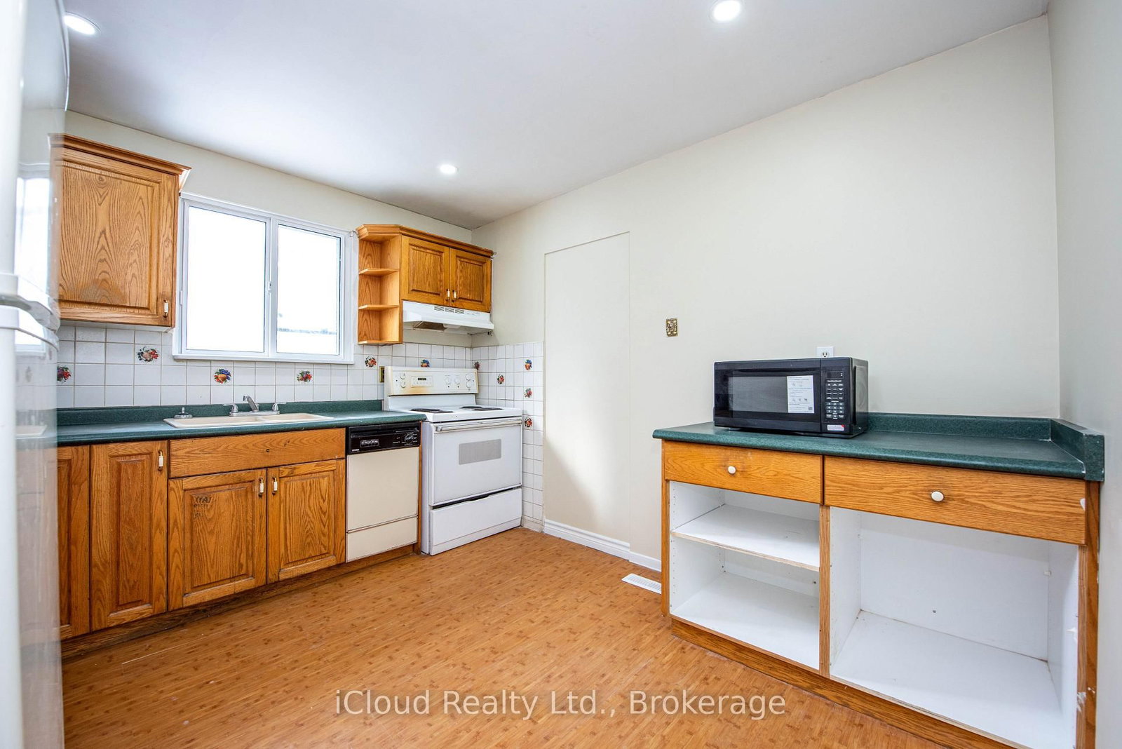 Semi-Detached House for sale at 82 Griselda Crescent, Brampton, Ontario, L6S 1M3 - Northgate - MLS: W12743066