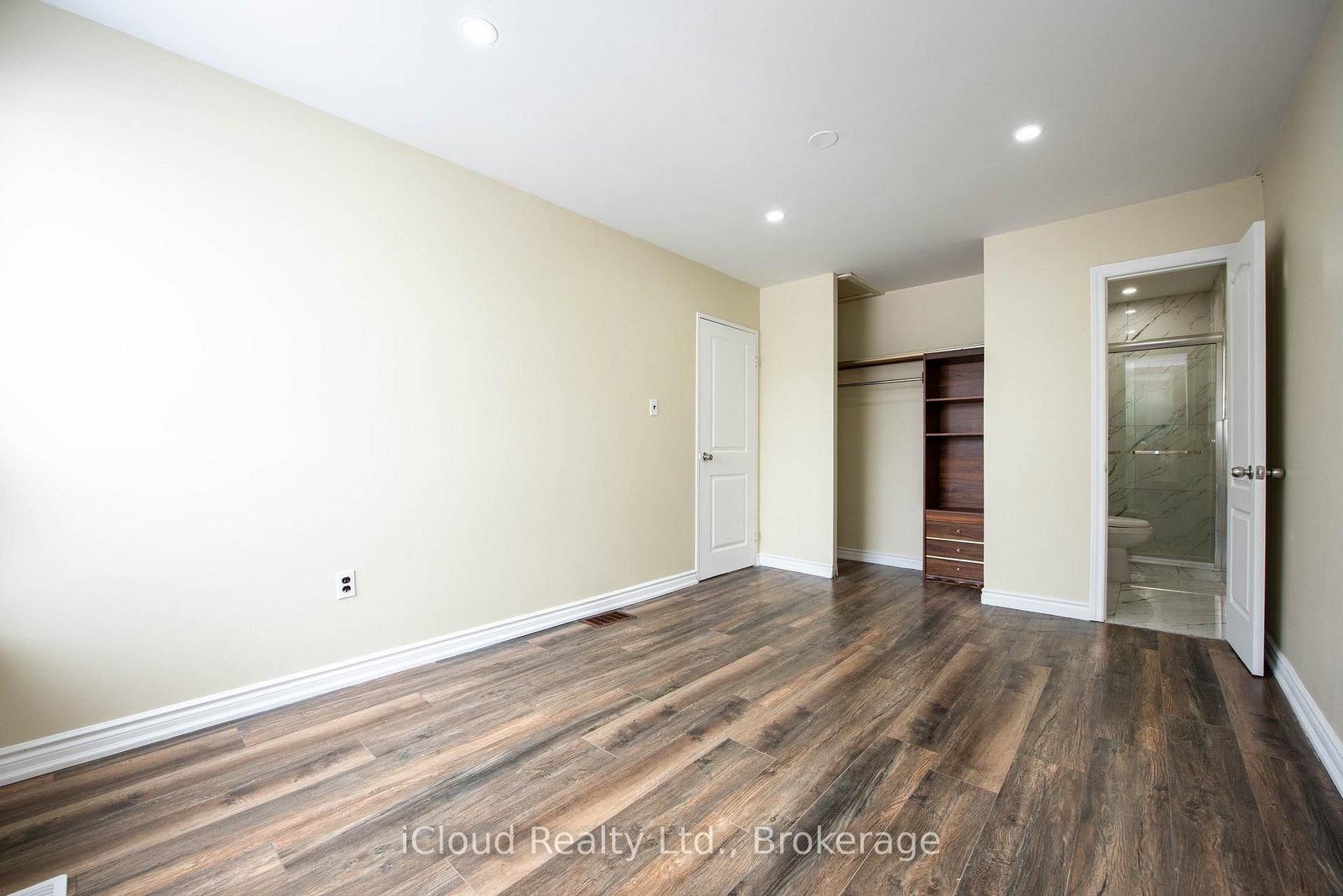 Semi-Detached House for sale at 82 Griselda Crescent, Brampton, Ontario, L6S 1M3 - Northgate - MLS: W12743066