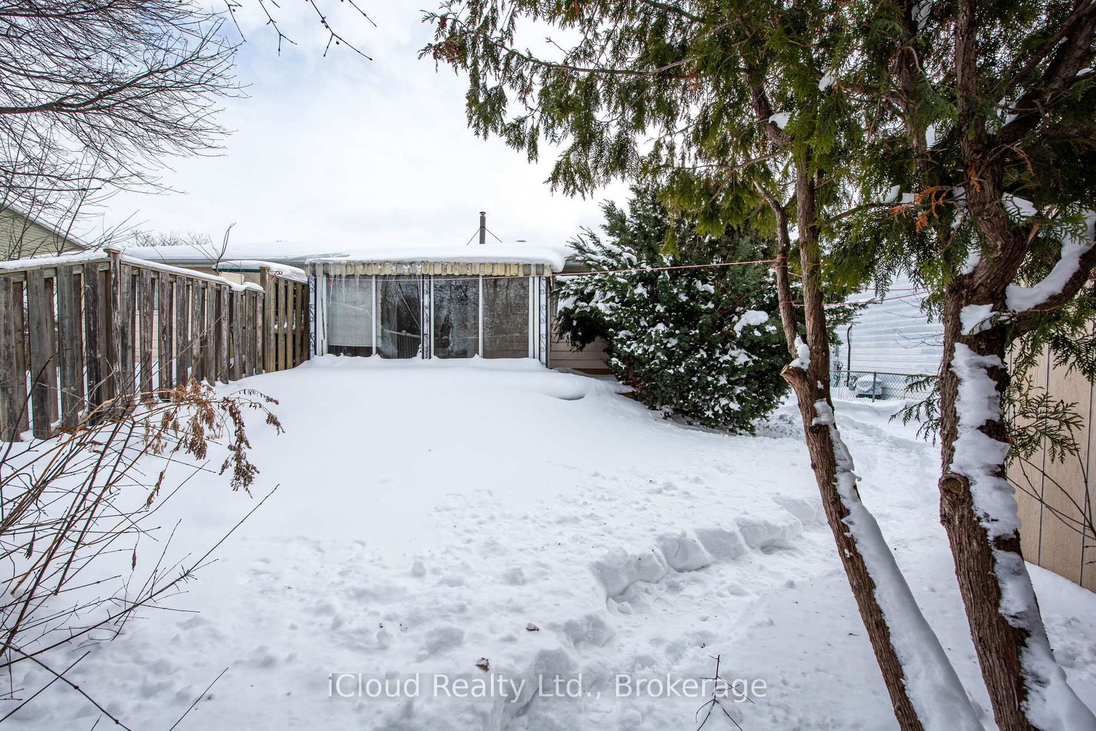 Semi-Detached House for sale at 82 Griselda Crescent, Brampton, Ontario, L6S 1M3 - Northgate - MLS: W12743066