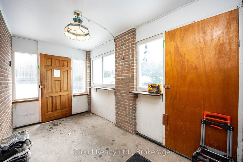 82 Griselda Cres, Brampton, L6S 1M3 | Image 3