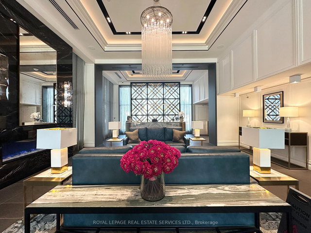 315 - 2333 Taunton Road