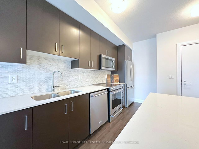 315 - 2333 Taunton Road