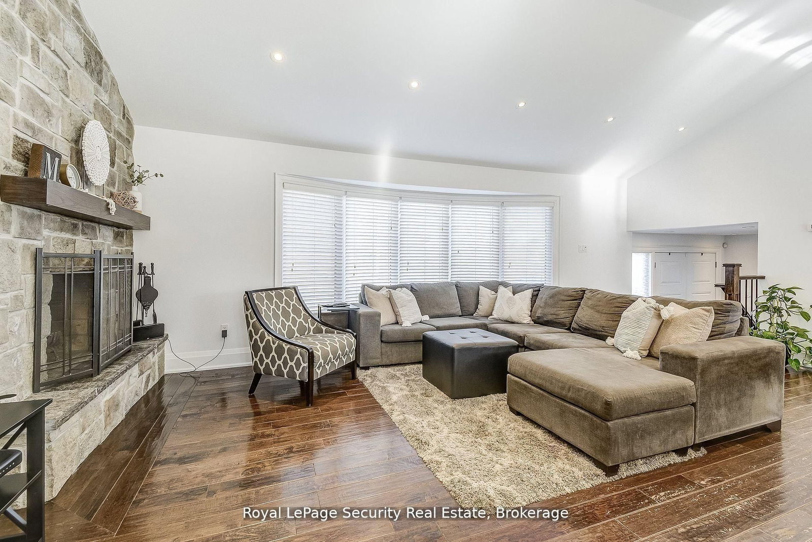 Detached House for sale at 11310 Trafalgar Road, Halton Hills, Ontario, L7G 4S5 - Stewarttown - MLS: W12743948