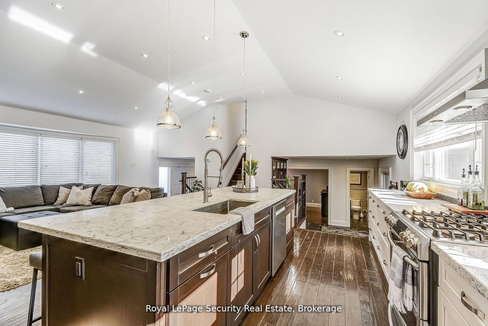 Detached House for sale at 11310 Trafalgar Road, Halton Hills, Ontario, L7G 4S5 - Stewarttown - MLS: W12743948