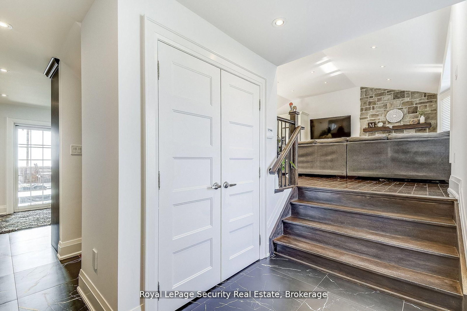 Detached House for sale at 11310 Trafalgar Road, Halton Hills, Ontario, L7G 4S5 - Stewarttown - MLS: W12743948