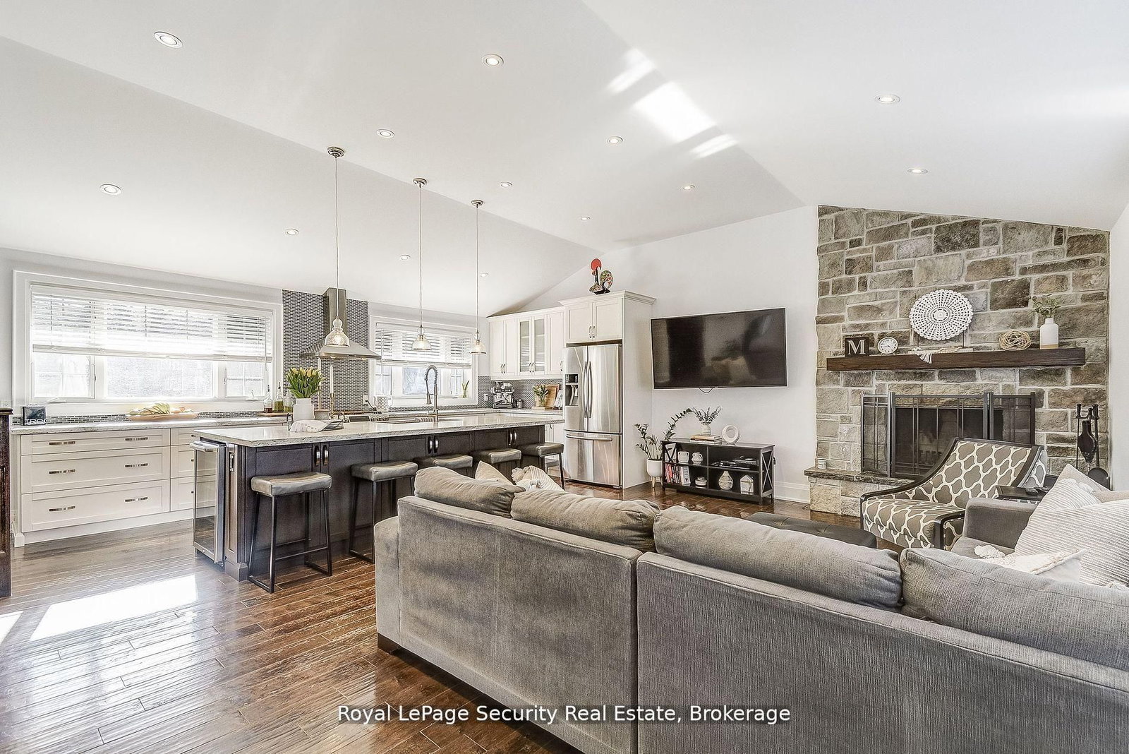 Detached House for sale at 11310 Trafalgar Road, Halton Hills, Ontario, L7G 4S5 - Stewarttown - MLS: W12743948