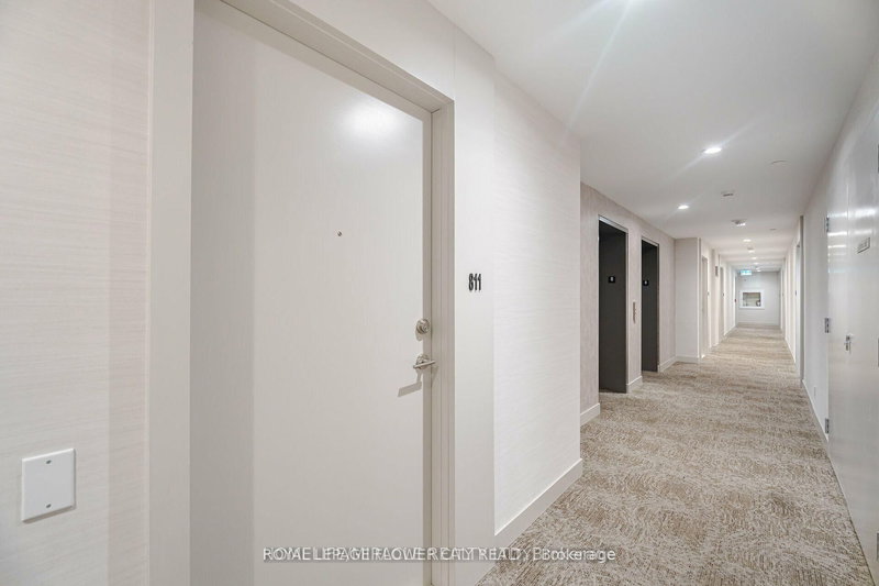 811 - 215 Veterans Dr, Brampton, L7A 0B6 | Image 2