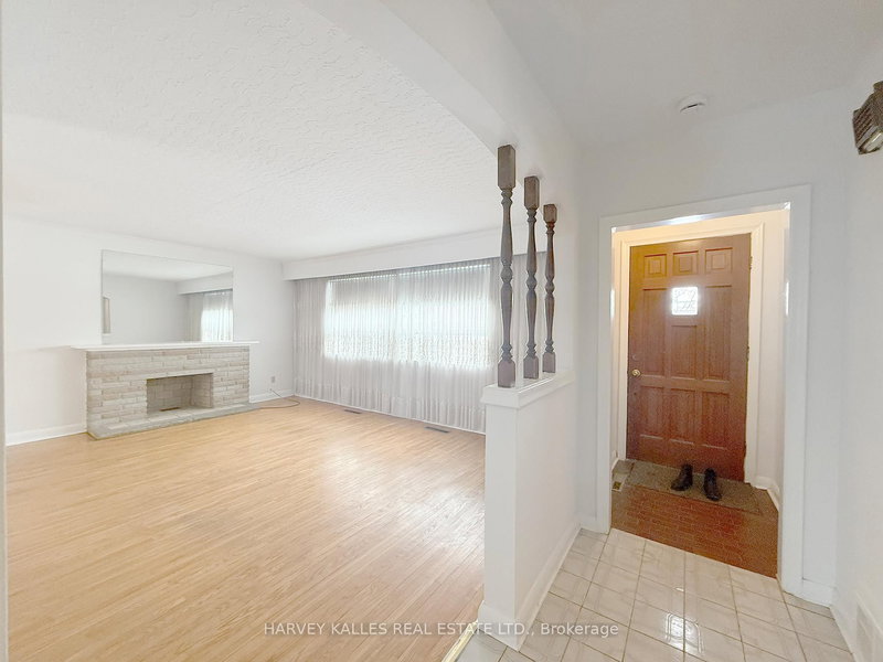 Main - 214 Dixon Rd, Toronto, M9P 2M1 | Image 3