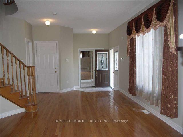 25 Rocky Point Cres, Brampton, L6V 4R7 | Image 2