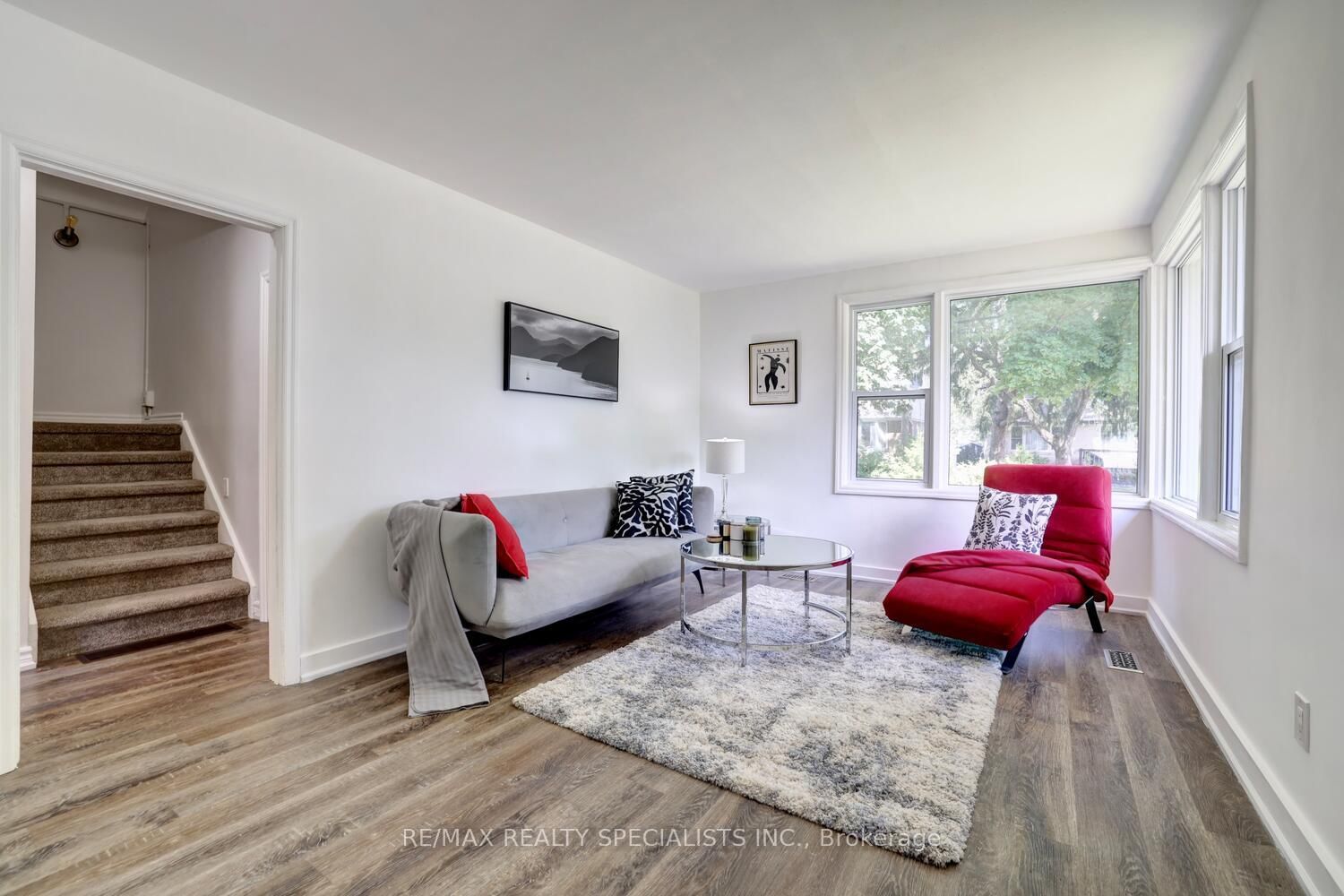 Listing Image 5