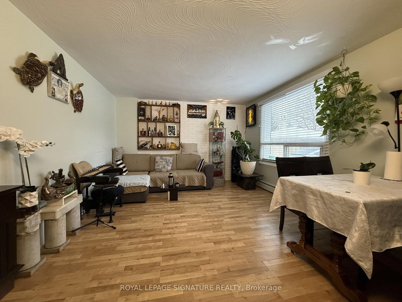 1195 Lakeshore Rd E, Mississauga, L5E 1G1 | Image 2