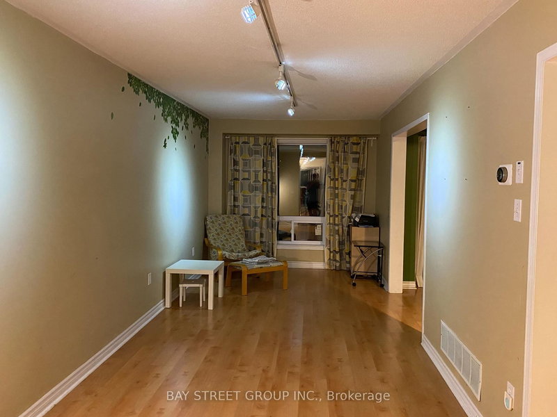 61 - 5958 Greensboro Dr, Mississauga, L5M 5Z9 | Image 2