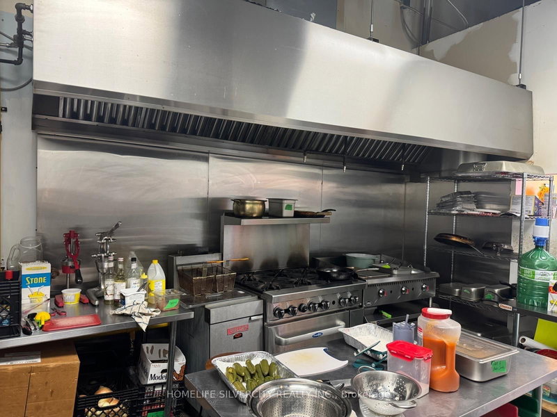 5A - 2013 Lawrence Ave W, Toronto, M9N 0A3 | Image 2